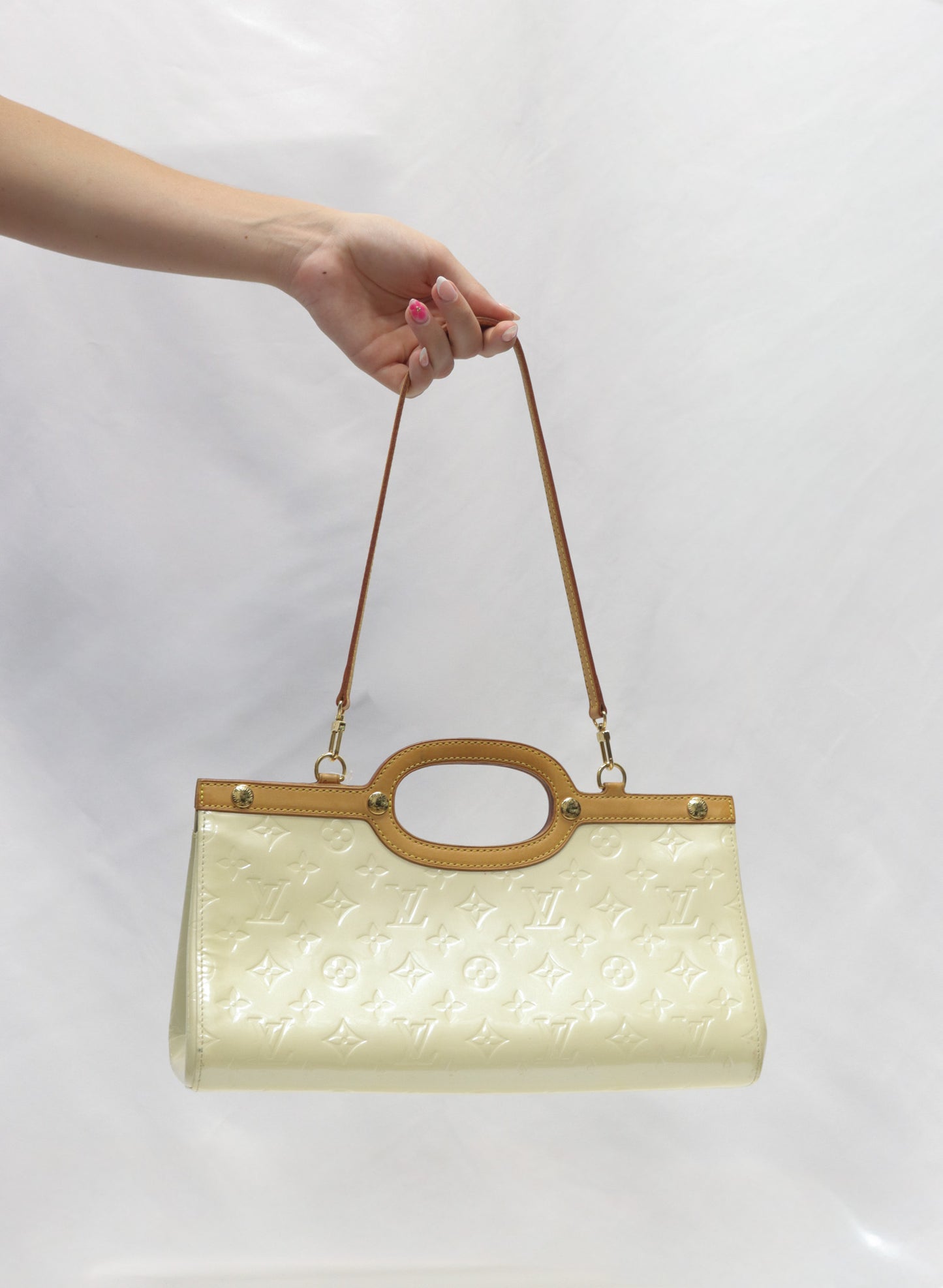 Louis Vuitton Handbag Monogram V