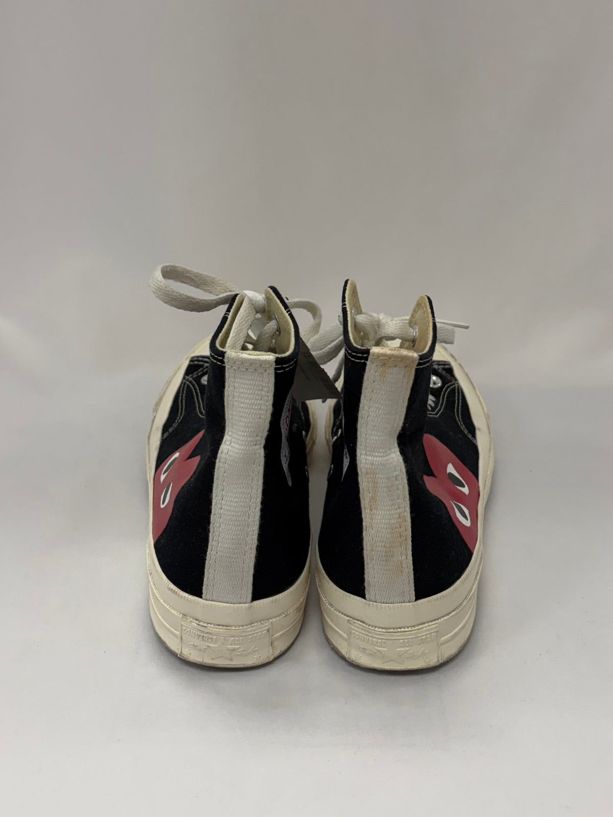 Converse heart chuck 70 sneakers size 7 gently-used