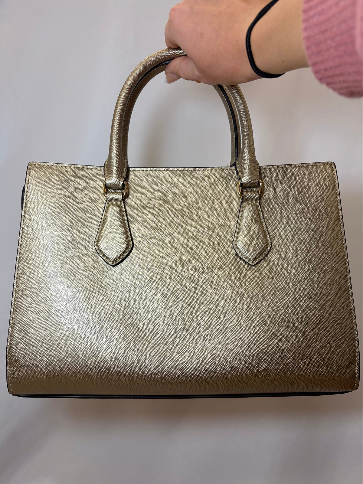 Michael Kors Gold Sheila Bag NWT-10/10 Condition