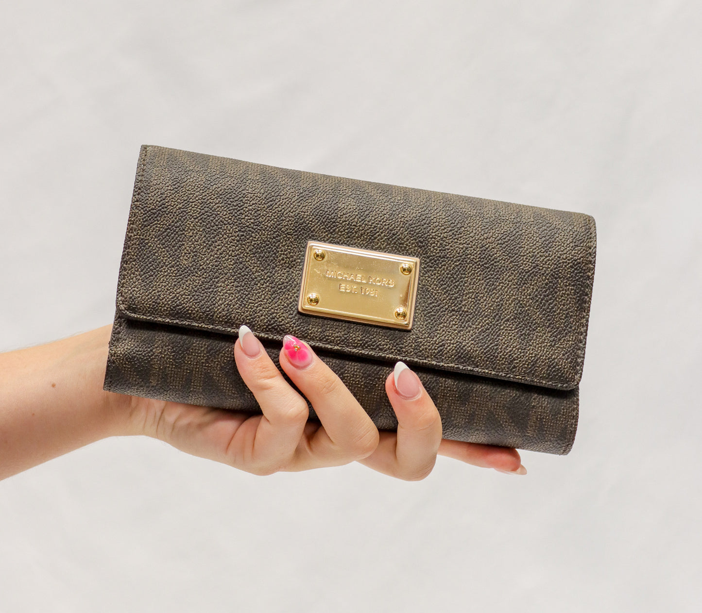 Michael Kors Signature Checkbook