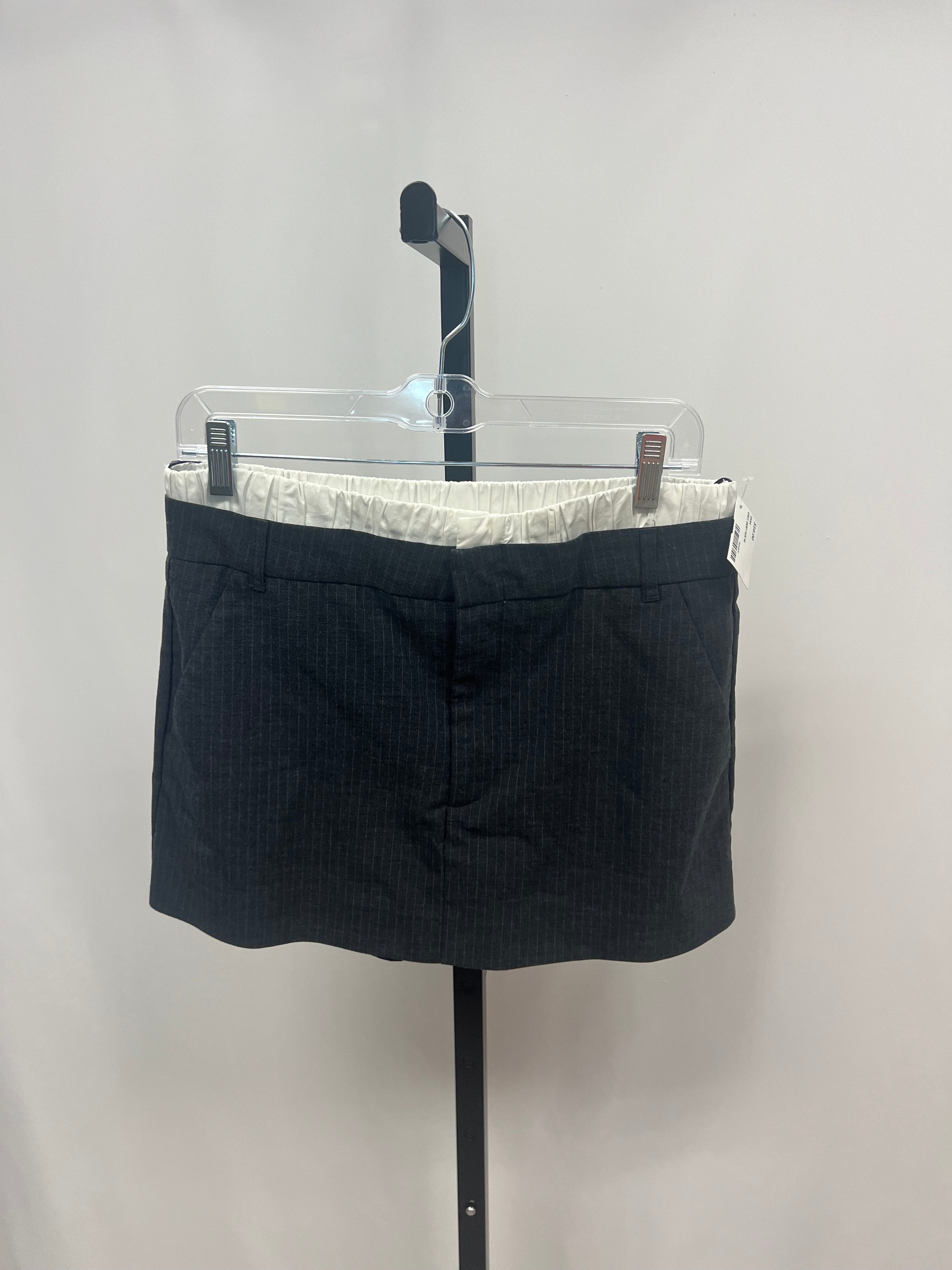 Zara Grey/white skort size M