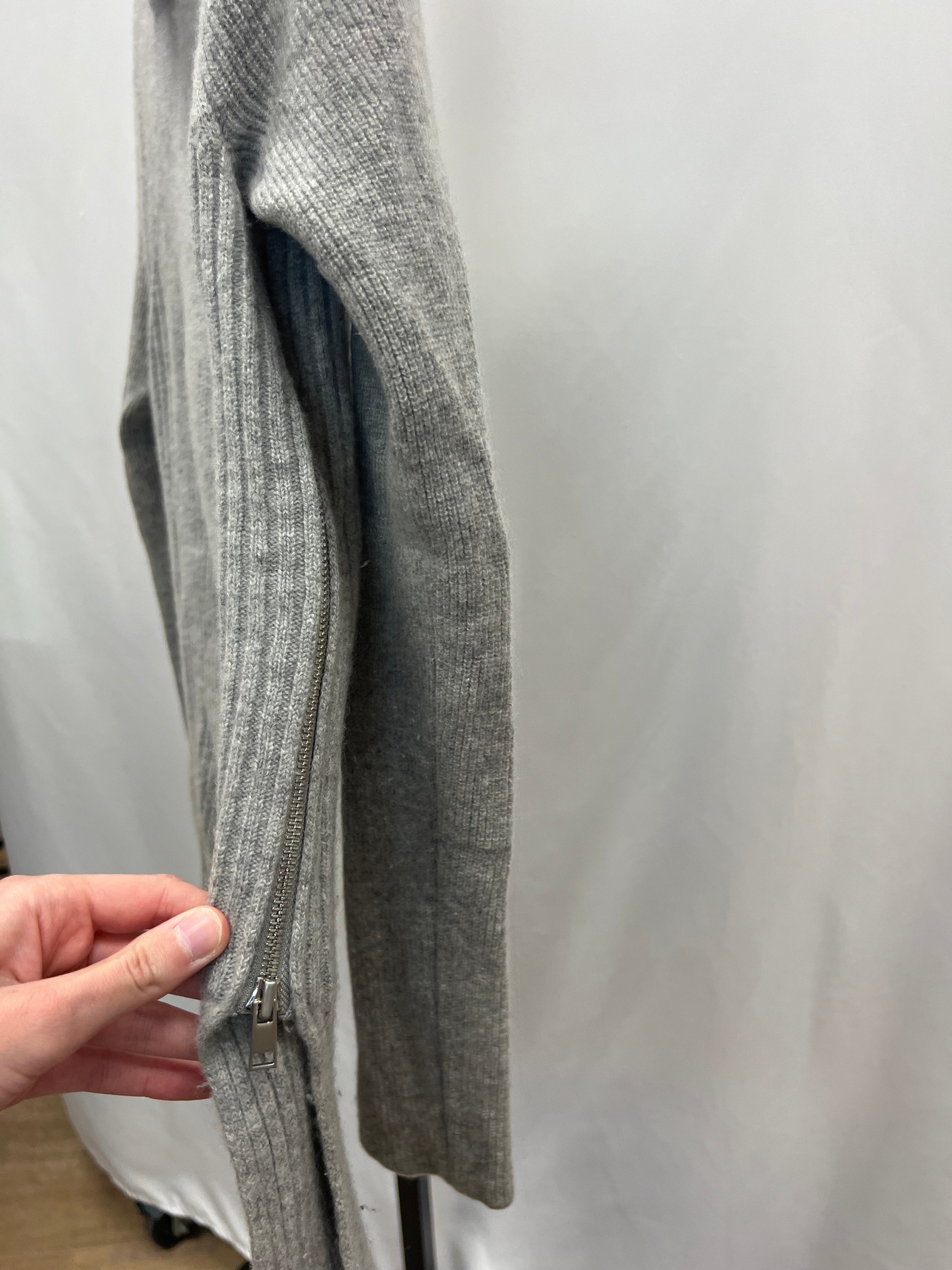 Vince grey cashmere sweater size M