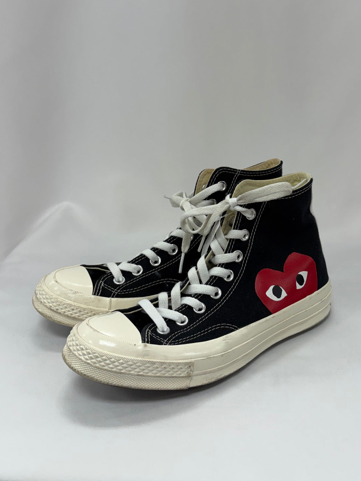Converse heart chuck 70 sneakers size 7 gently-used