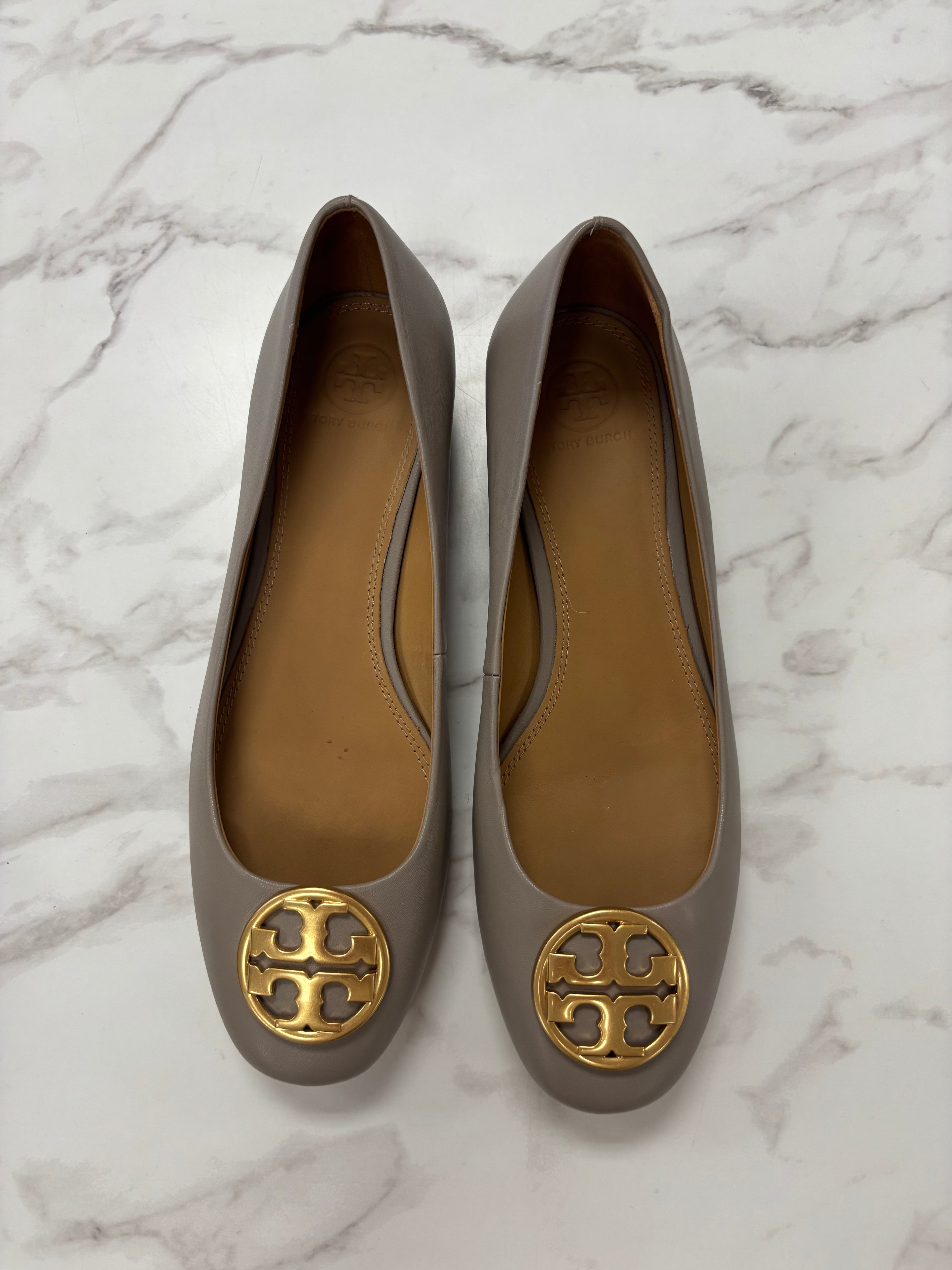 Tory Burch grey Chelsea ballet flat size 9