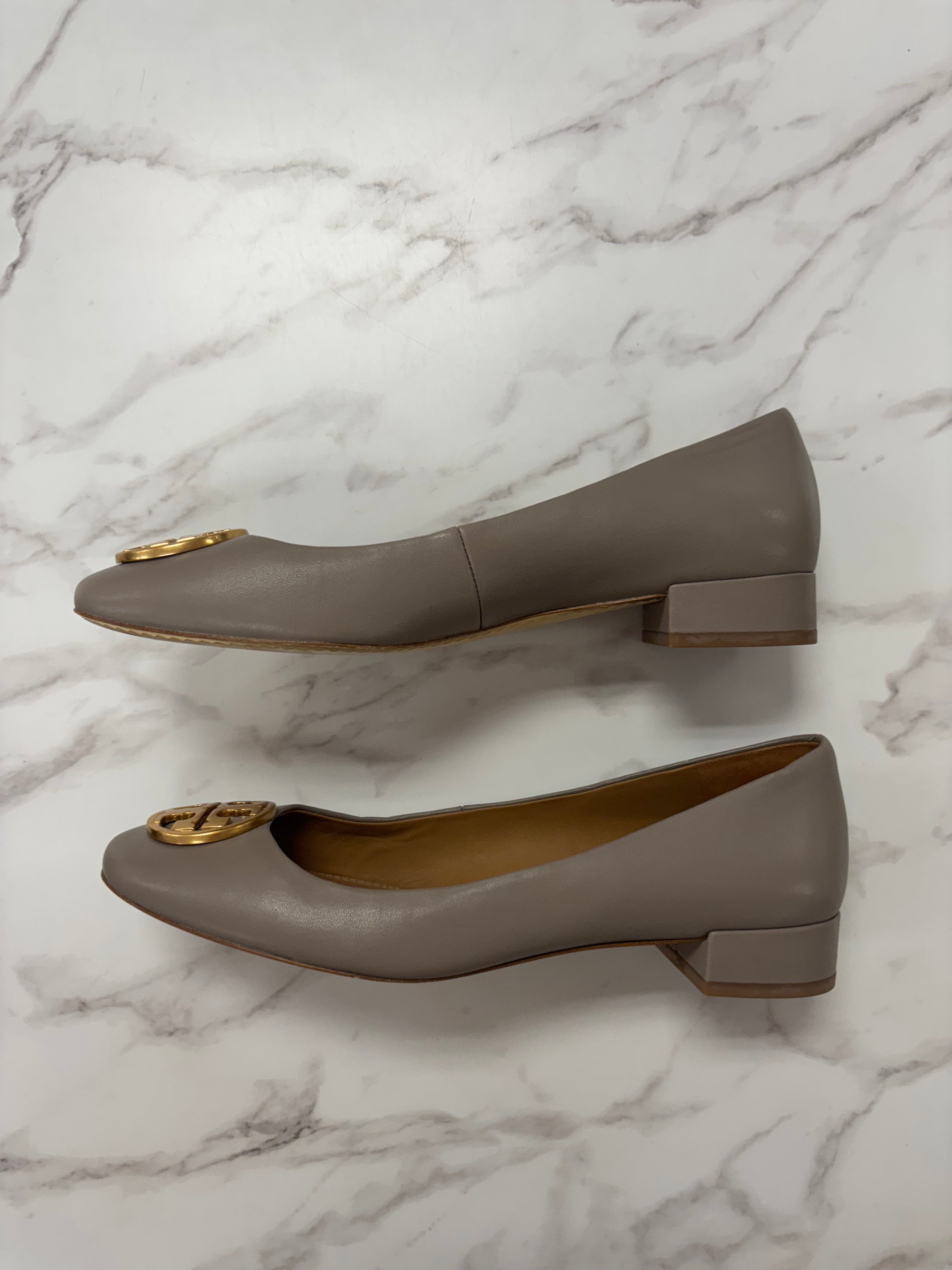 Tory Burch grey Chelsea ballet flat size 9