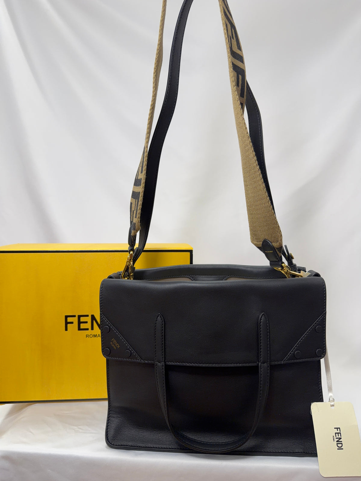 Fendi Flip Large Bag W Straps-10/10 Condition