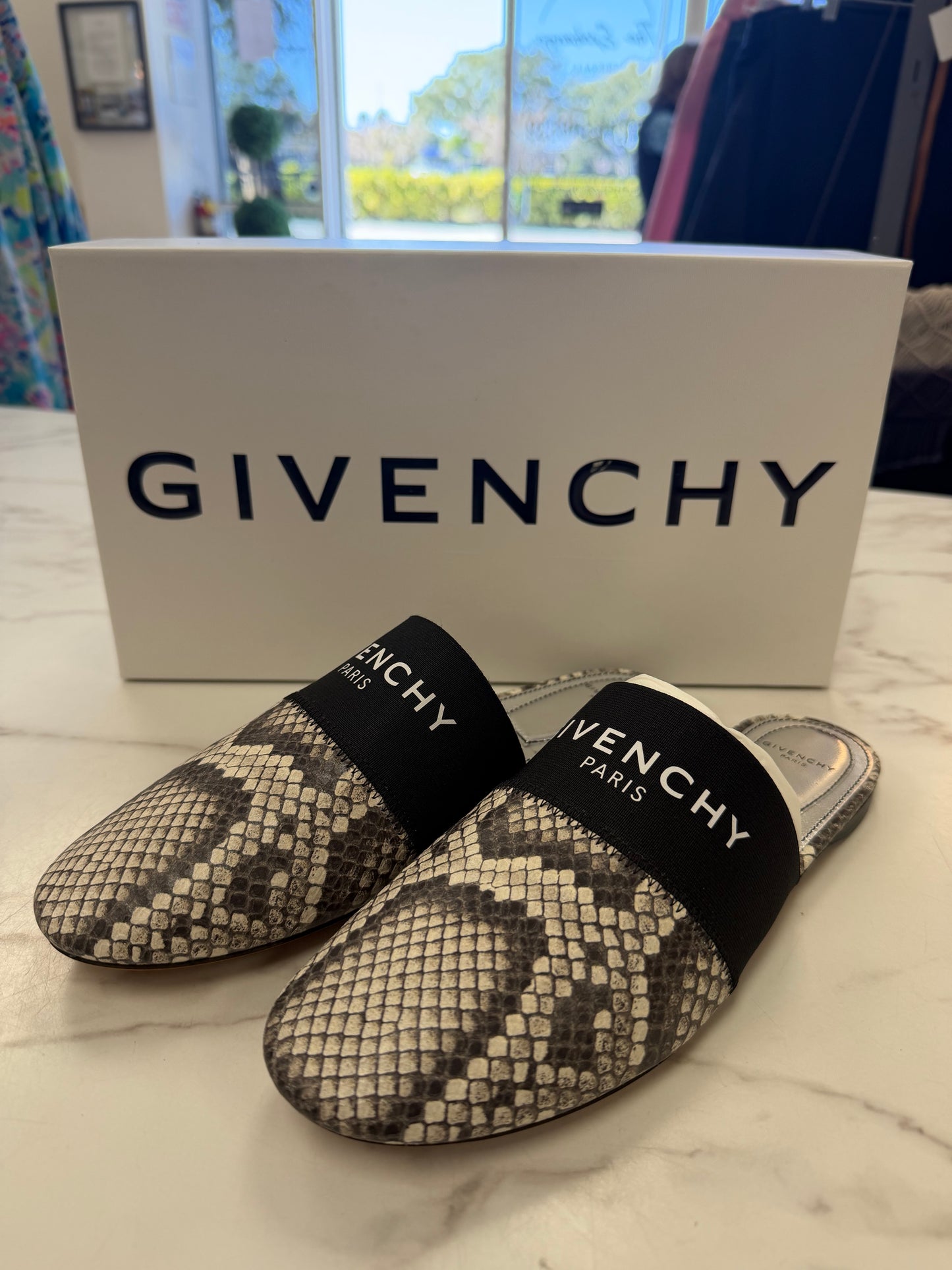 Givenchy Bedford Flat Size 38 (8)
