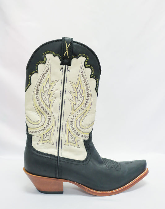 Twisted X Black/White Boots Size 8.5