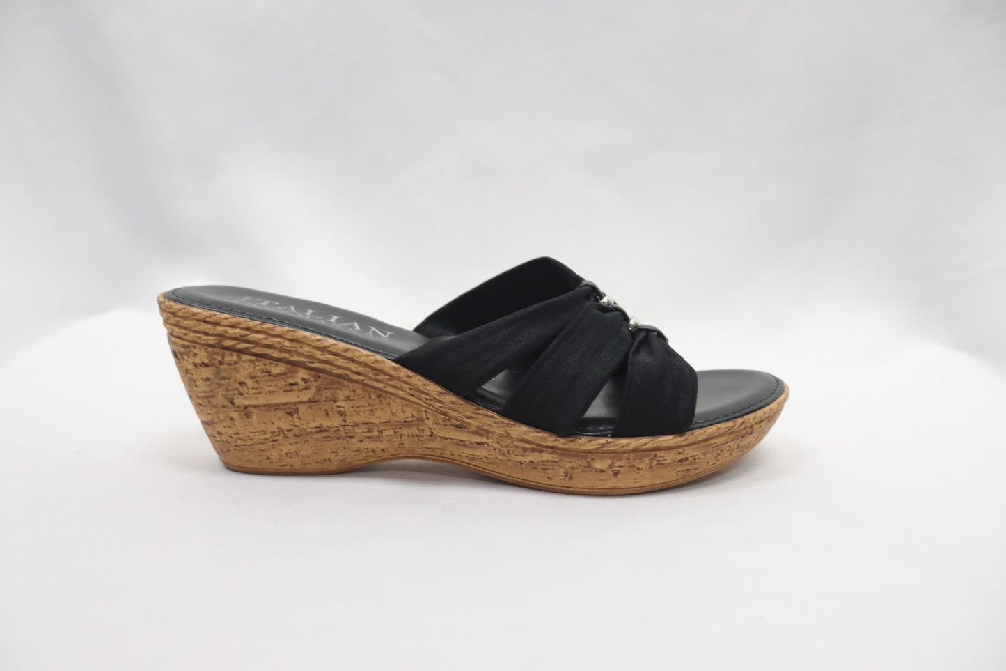 Itialian Shoe Makers Black Kitten Heels Size 6