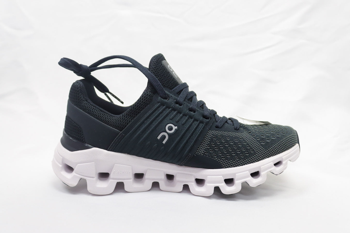 ONCLOUD Black Snekers Size 5.5 NWT + Box