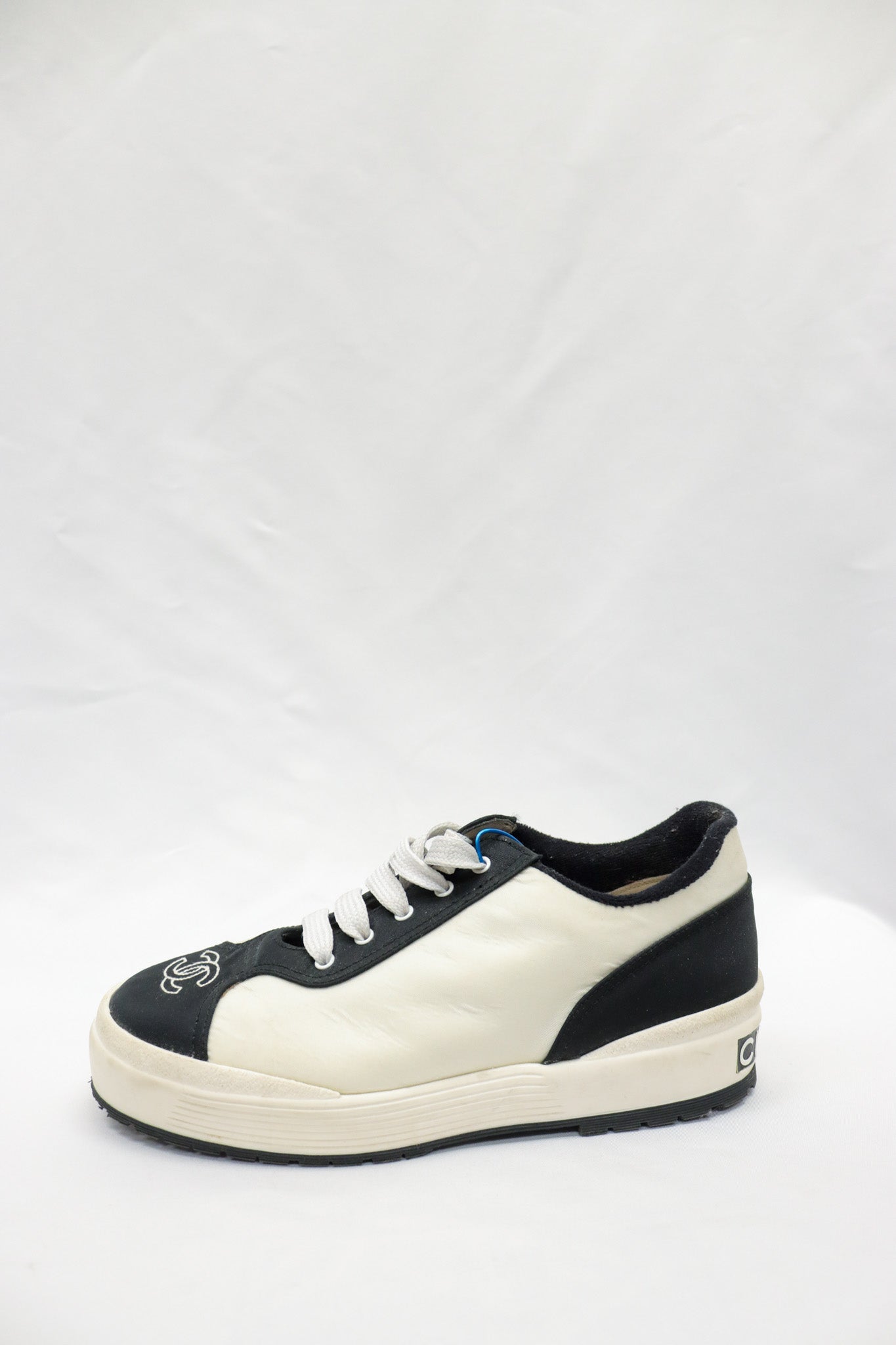 Chanel BLK/WHT Shoes Size 38