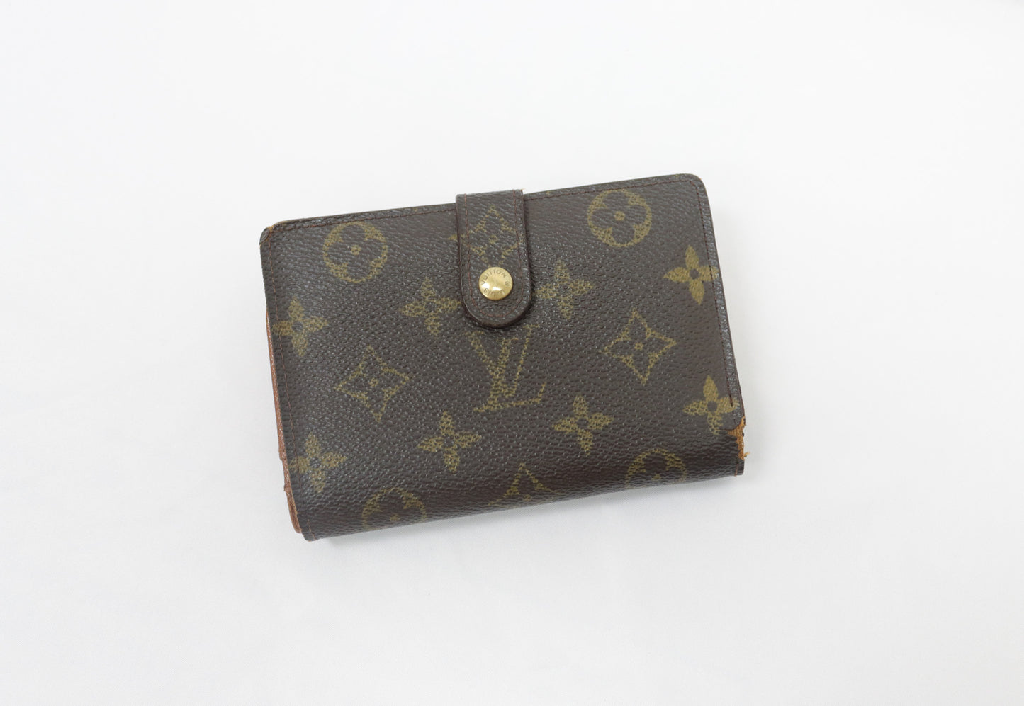 LV Kiss Lock Wallet MI0987