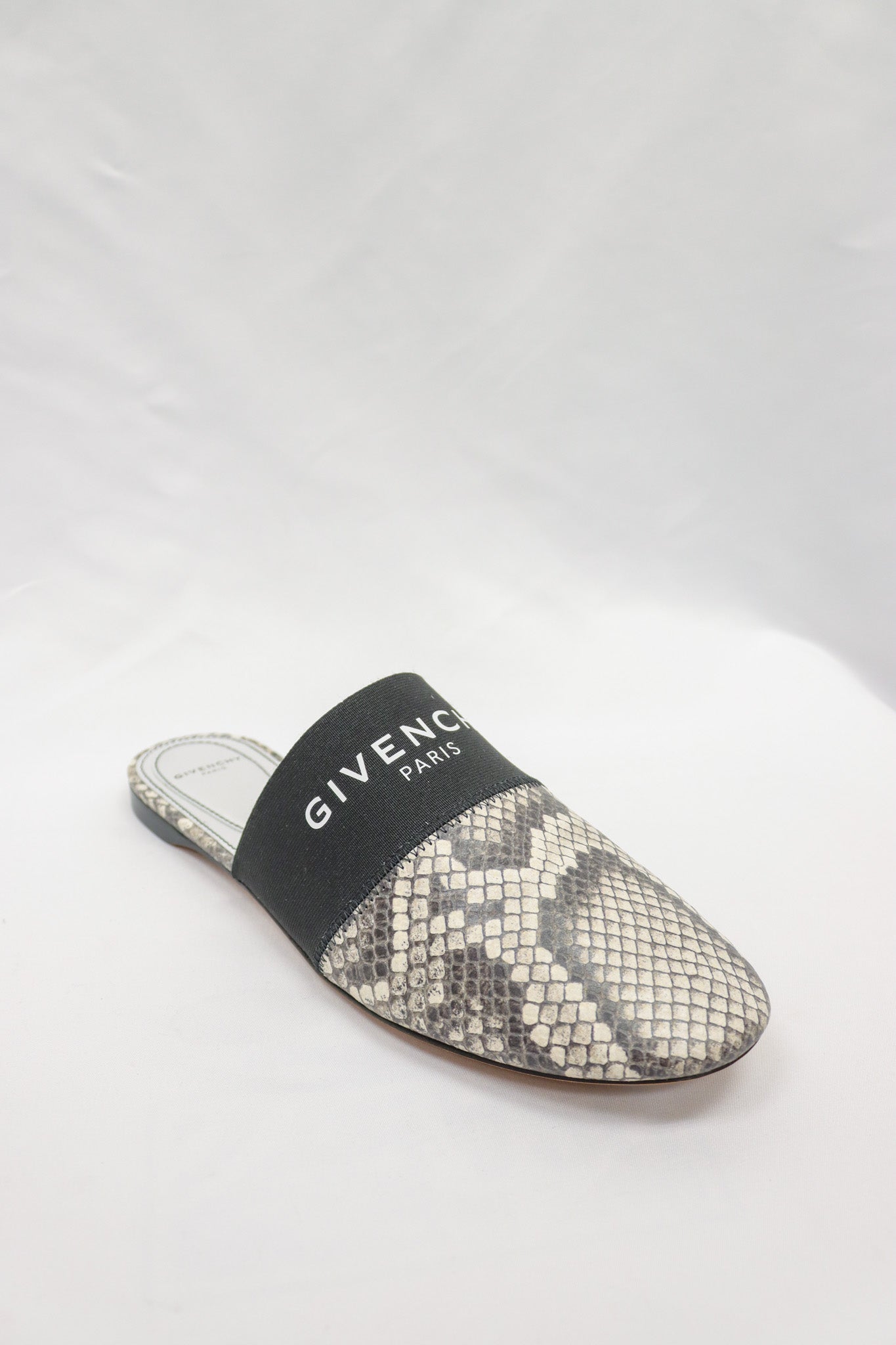 Givenchy BedFord Flat 38(8)