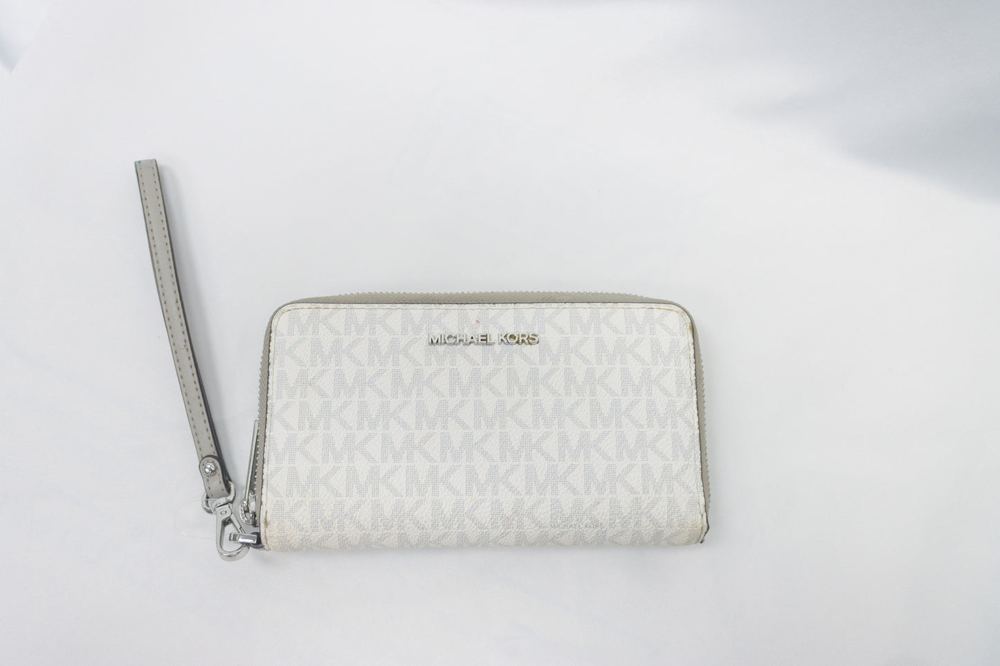 Michael Kors White Wristlet