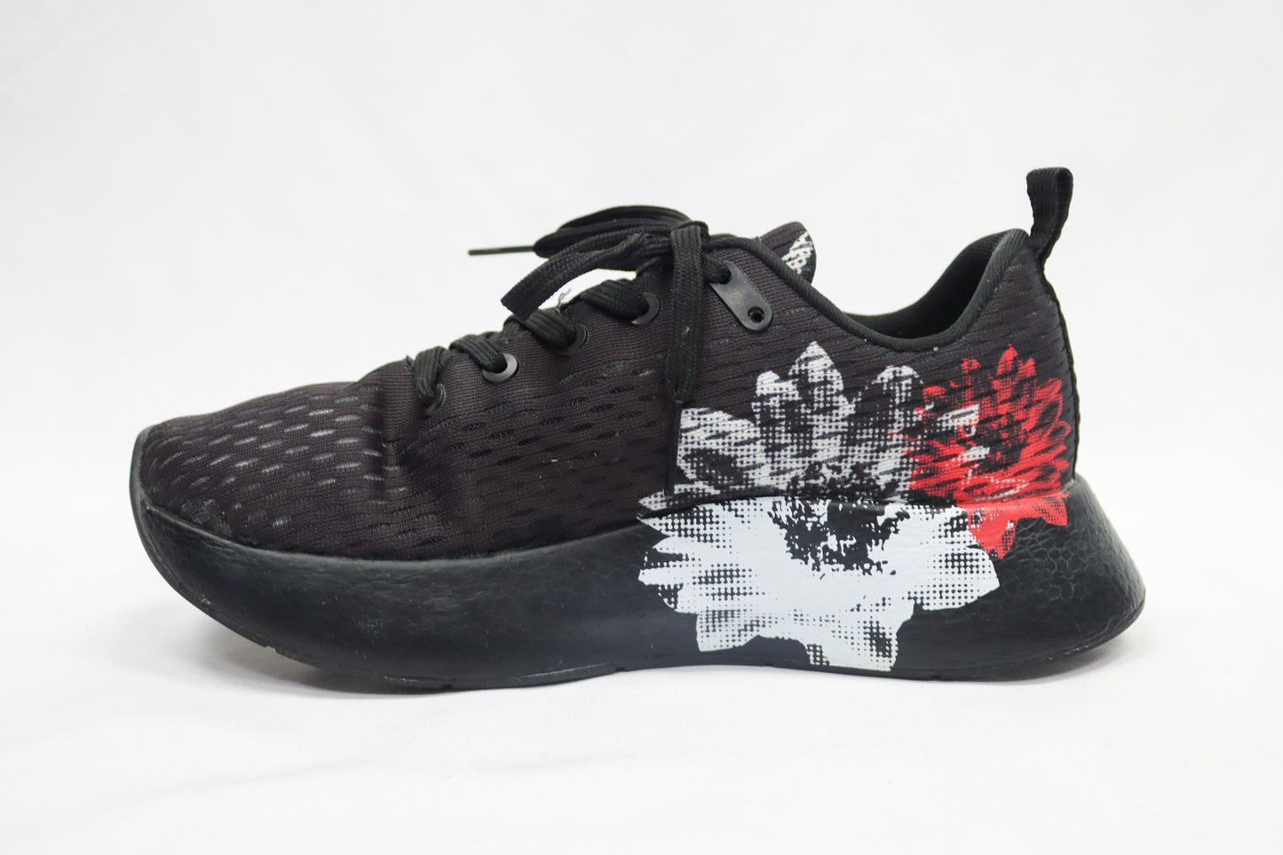 No Bull Black/ Red Sneakers Size 9