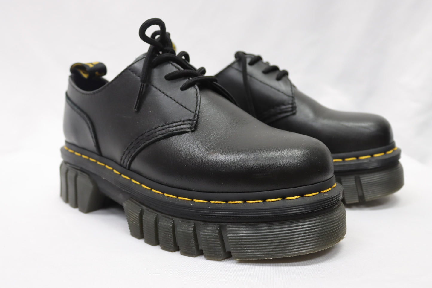 DR Martins Shoes Size 7